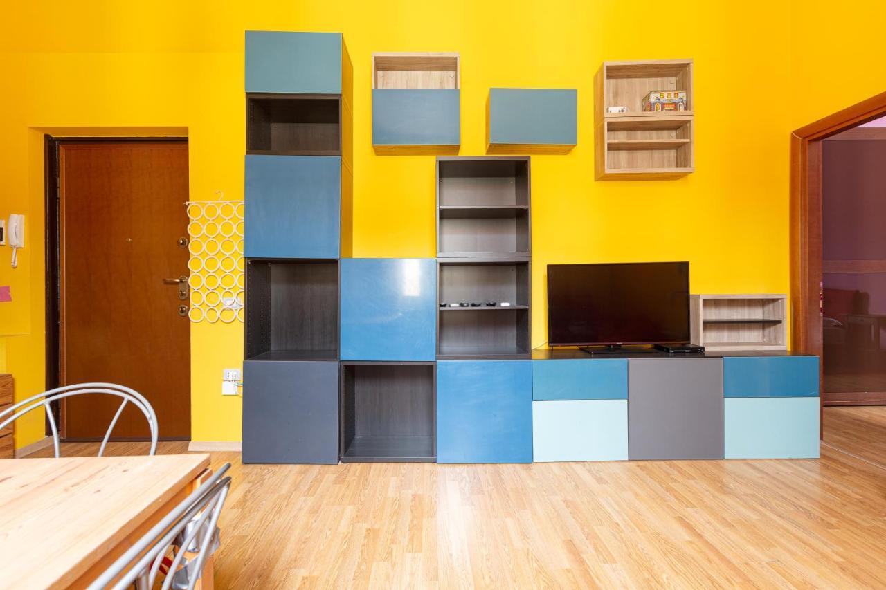 Milano Viale Umbria Colorful Apartment Екстер'єр фото
